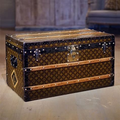 louis vuitton luxury trunk